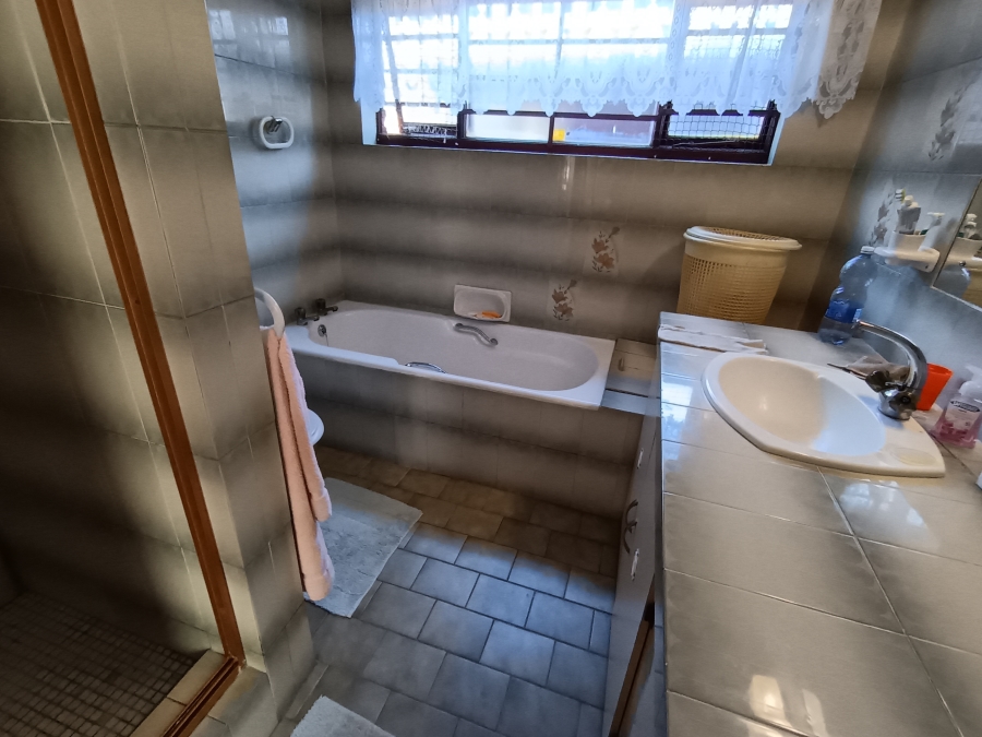 3 Bedroom Property for Sale in Noorsekloof Eastern Cape